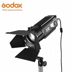 Новинка Godox: фокусируемый светодиодный осветитель Godox S30